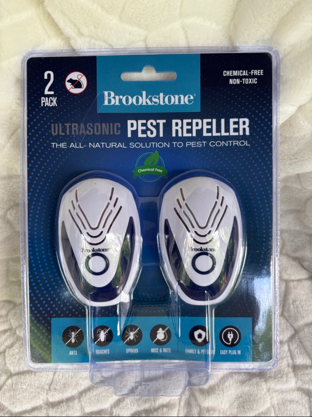 Brookstone White Ultrasonic Pest Repeller Duo